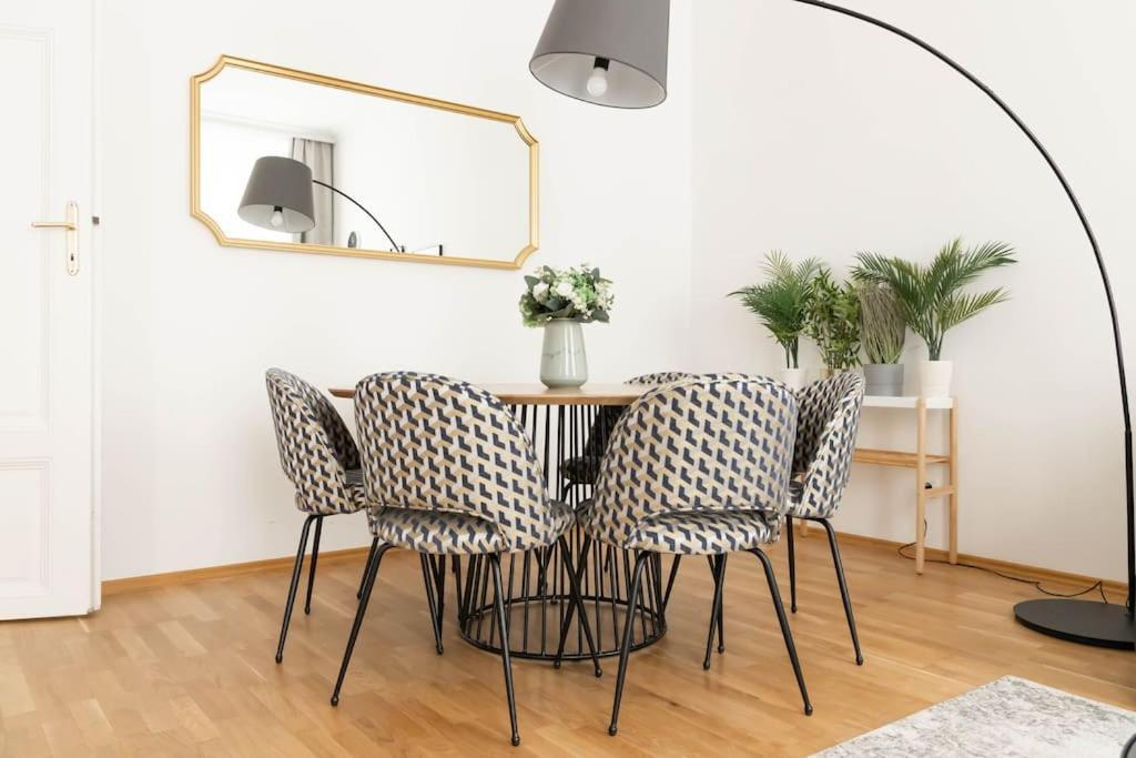 Franz 23 - Typical Viennese Apartment In The Heart Of 维也纳 外观 照片
